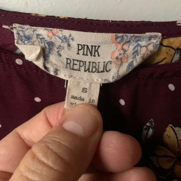 Spring Blouse Size Small - Picture 5 of 7